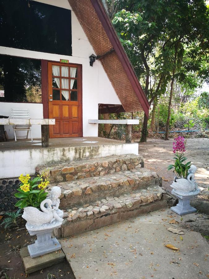 River Marina Resort Uthai Thani Eksteriør bilde