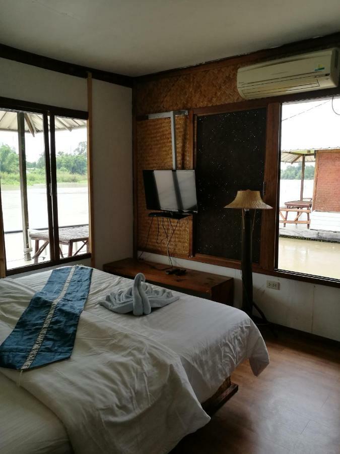 River Marina Resort Uthai Thani Eksteriør bilde