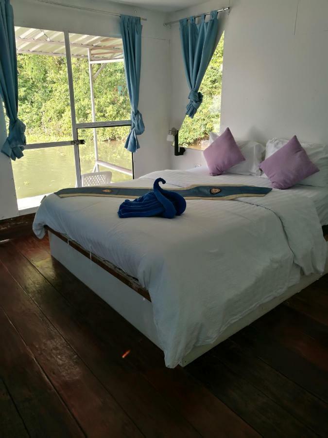 River Marina Resort Uthai Thani Eksteriør bilde